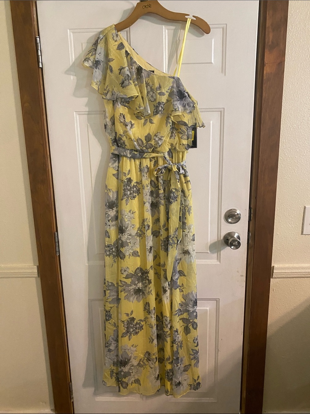 Jessica Howard Yellow and Gray Floral One-Shoulder Maxi Dress
